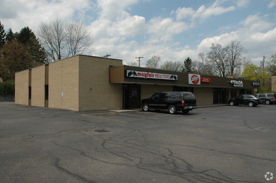 More Photos Of 16325-16349 Middlebelt Rd, Livonia Freestanding For Lease