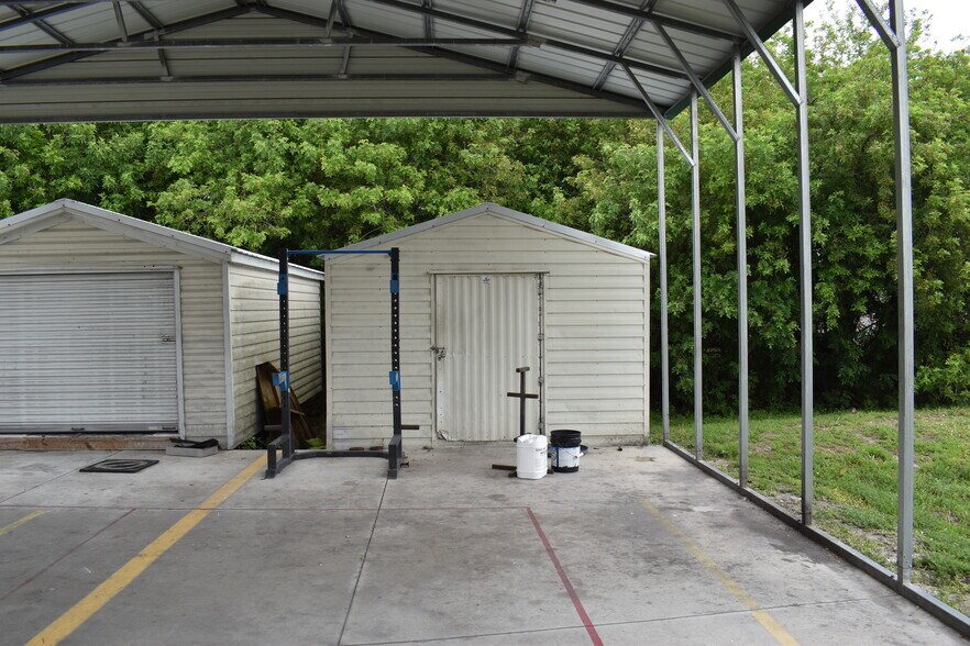 More Photos Of 1893 90th Ave, Vero Beach Auto Repair For Lease