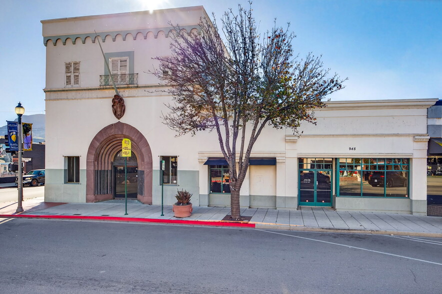More Photos Of 948 E Main St, Santa Paula Bank For Sale