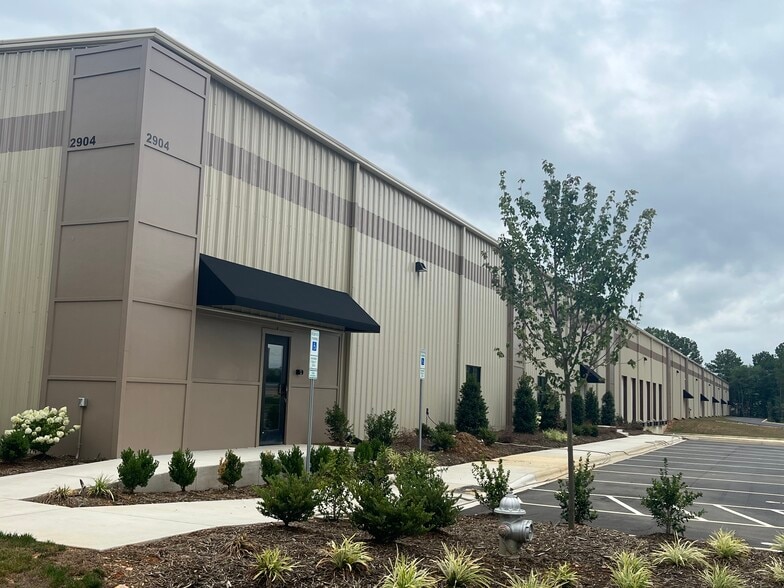 Primary Photo Of 2900 Stitt St, Monroe Manufacturing For Sale