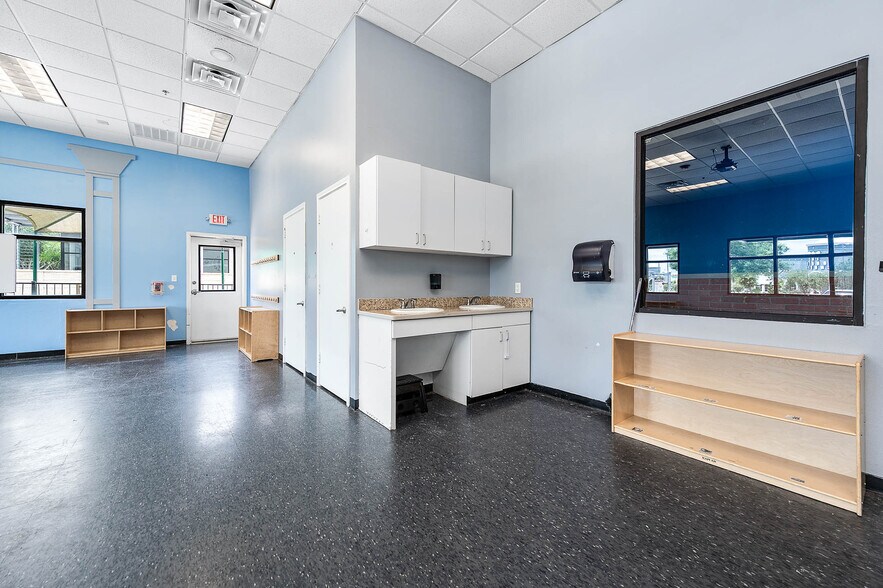 More Photos Of 12152 Shadow Creek Pky, Pearland Daycare Center For Sale