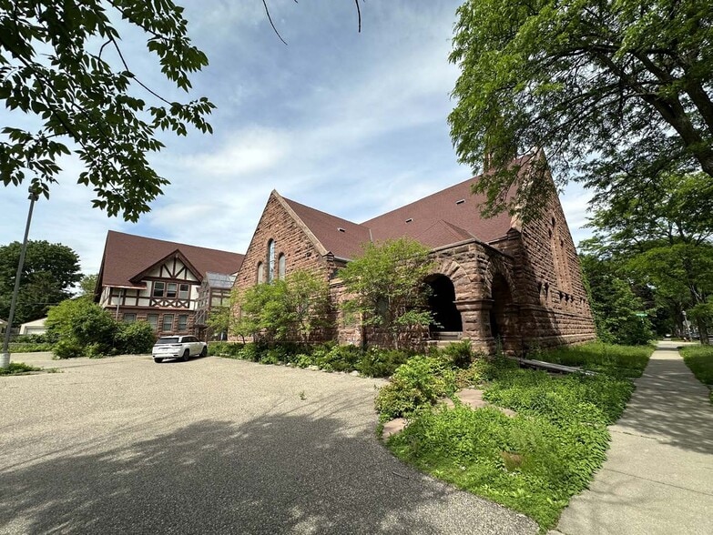 More Photos Of 217 Mackubin St, Saint Paul Religious Facility For Sale