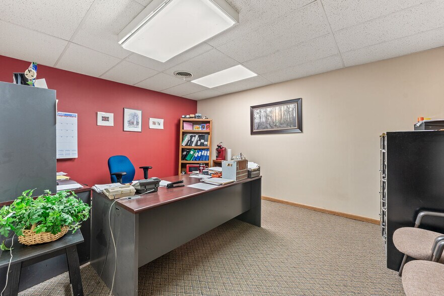 More Photos Of 107 4th St, Baraboo Office For Sale