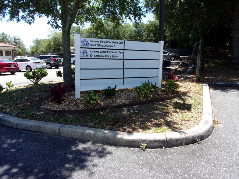 More Photos Of 301 Skyline Dr, Lady Lake Unknown For Lease