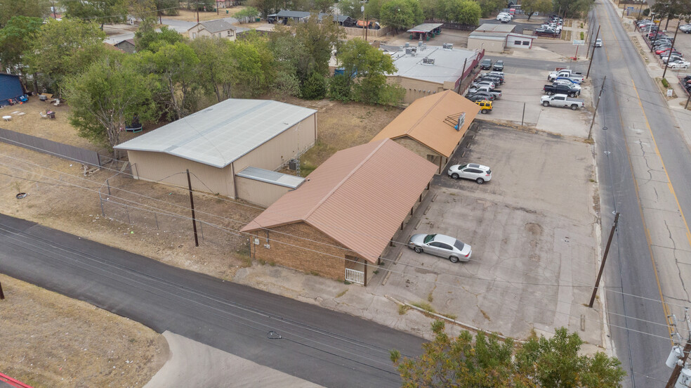 Primary Photo Of 824 S Main St, Belton Office Residential For Sale