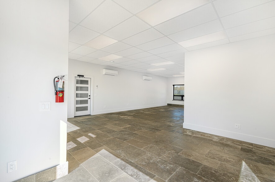 More Photos Of 10342 Old Redwood Hwy, Windsor Warehouse For Sale