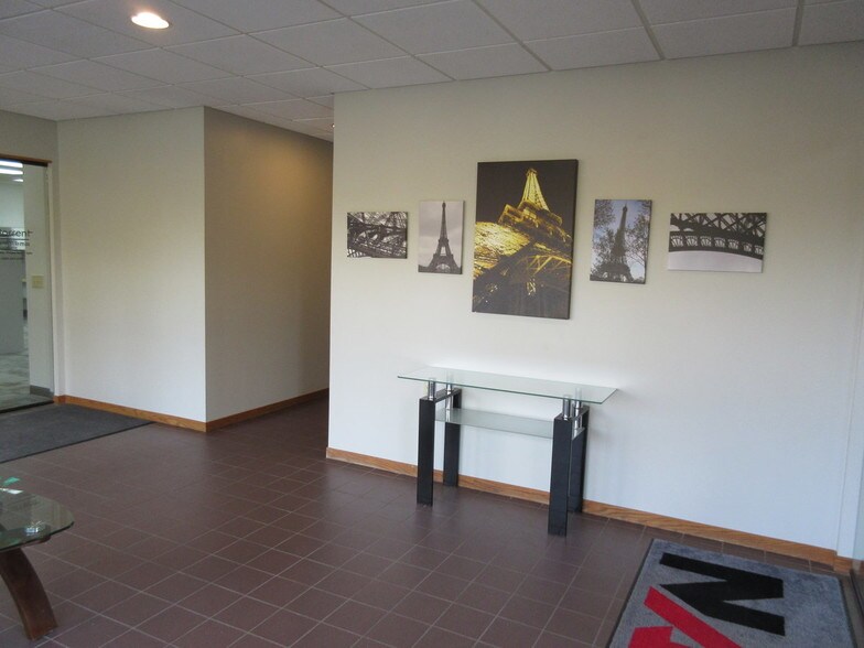 More Photos Of 1803 Whites Rd, Kalamazoo Office For Lease