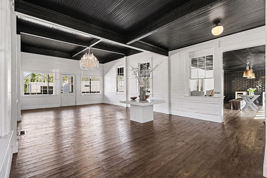 More Photos Of 31 Earl St, Clayton General Retail For Sale