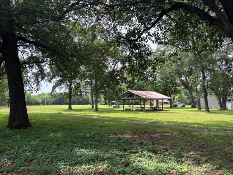 More Photos Of 4112 S Youth Camp Rd, Saint Anne Trailer Camper Park For Sale