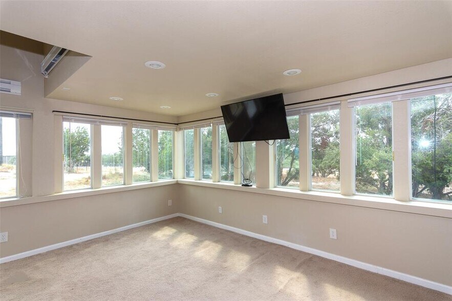 More Photos Of 30303 Ranch Road 12, Dripping Springs Office For Lease