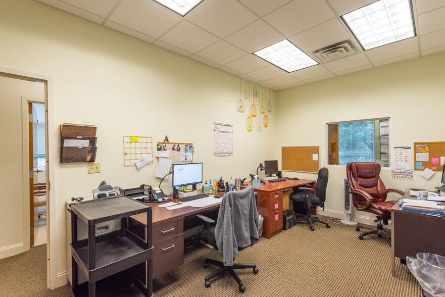 More Photos Of 897 Von Kolnitz Rd, Mount Pleasant Medical For Lease