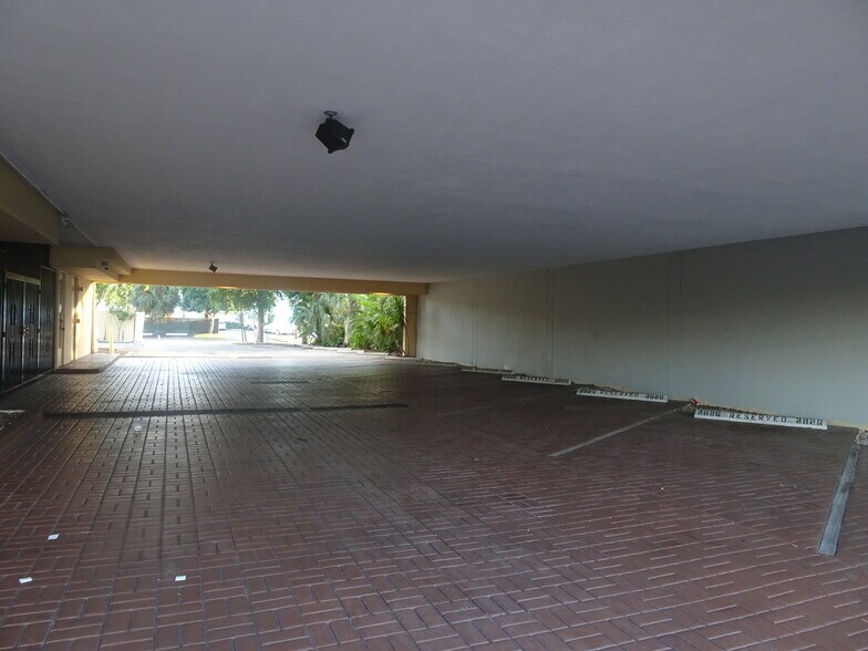 More Photos Of 2826 E Oakland Park Blvd, Fort Lauderdale Office For Sale