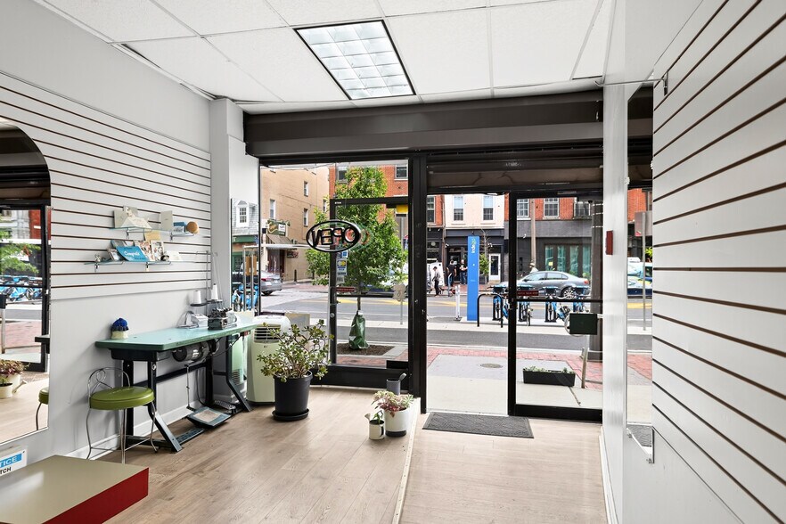 More Photos Of 219-221 Market St, Philadelphia Storefront Retail Residential For Sale