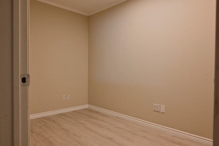 More Photos Of 304 E Broad St, Mansfield Office For Lease