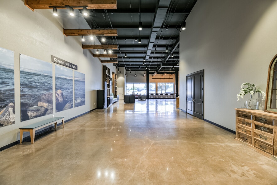 More Photos Of 1222 W Main St, Tomball Religious Facility For Sale