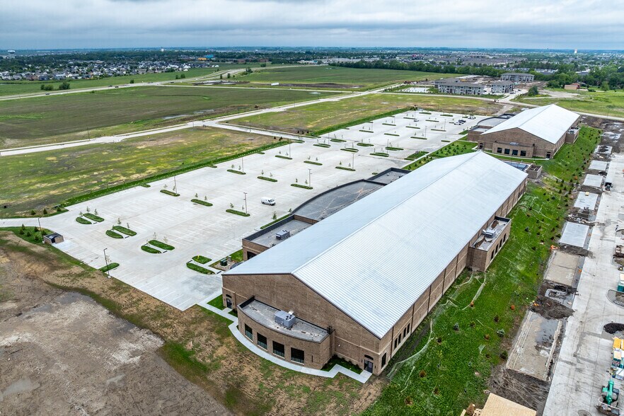 More Photos Of 2045 SE Glacier Trail, Waukee Sports And Entertainment For Sale