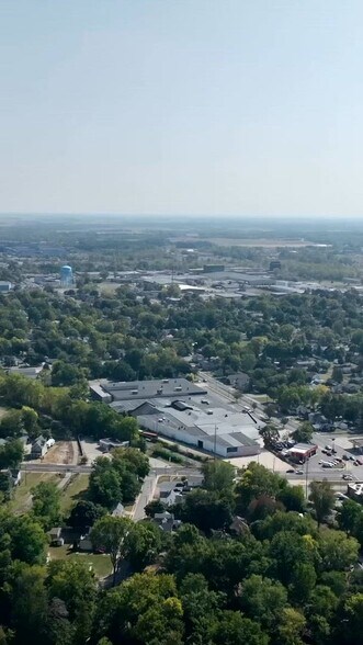 Primary Photo Of 412 W Beecher St, Adrian Manufacturing For Lease