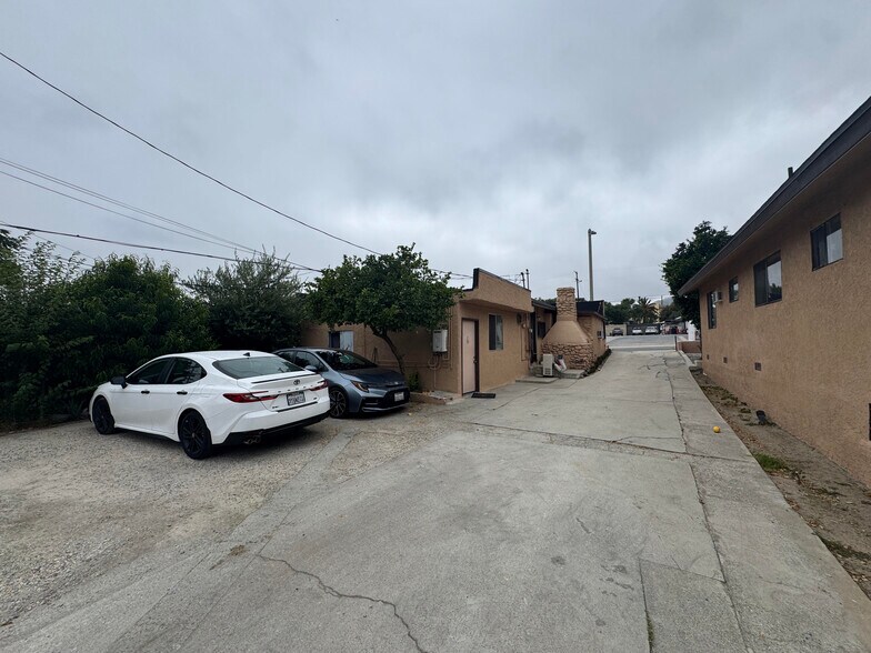 More Photos Of , Tujunga General Retail For Sale
