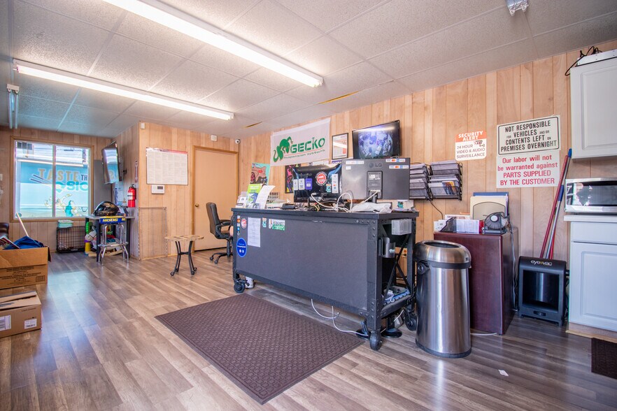 More Photos Of 539 N Frazier St, Conroe Auto Repair For Sale