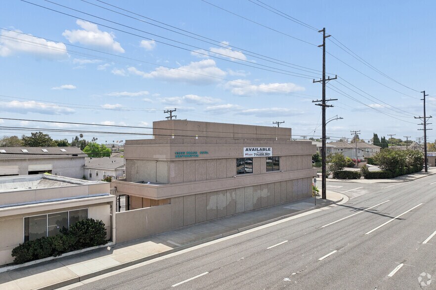 More Photos Of 13822 Beach Blvd, Westminster Office For Sale