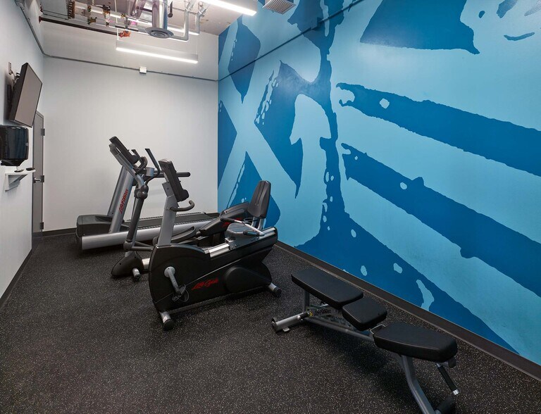 More Photos Of 875 Hollins St, Baltimore Office For Sale