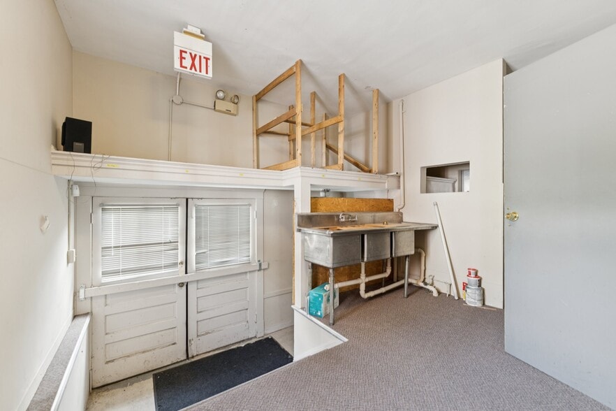 More Photos Of 12610 Larchmere Blvd, Cleveland General Retail For Sale