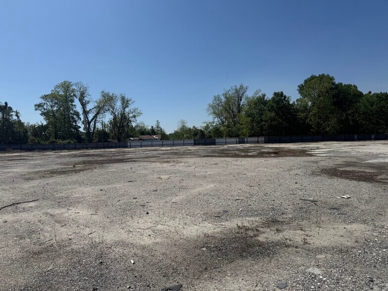 More Photos Of 400 Magazine Ave, Savannah Warehouse For Sale