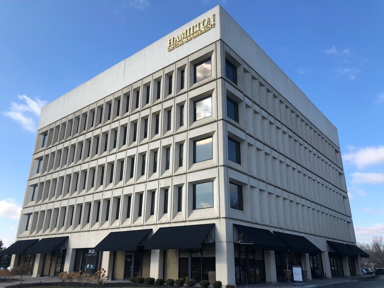 Primary Photo Of 5025 Arlington Centre Blvd, Upper Arlington Office For Sale
