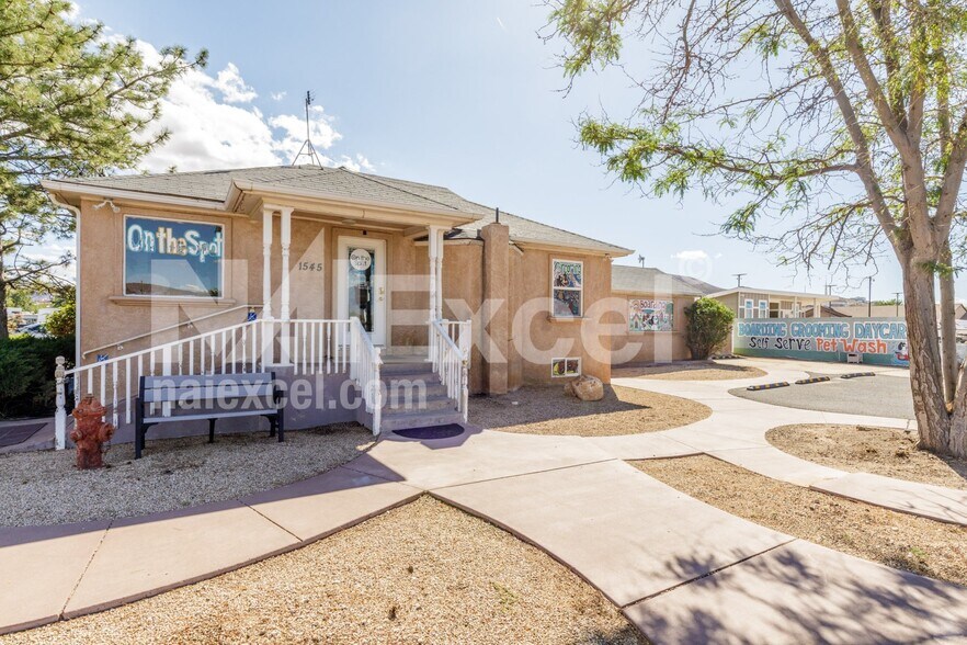 Primary Photo Of 1545 W State St, Hurricane Veterinarian Kennel For Sale