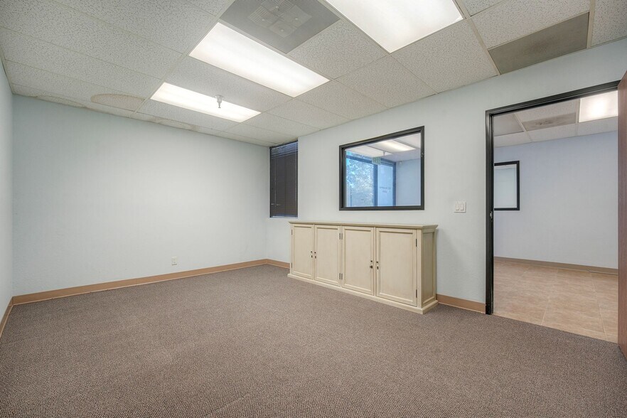 More Photos Of 2221 Las Palmas Dr, Carlsbad Warehouse For Sale