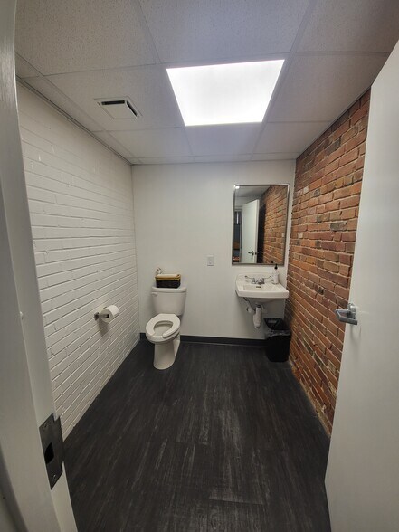 More Photos Of 327 Main St, Evansville Storefront For Sale