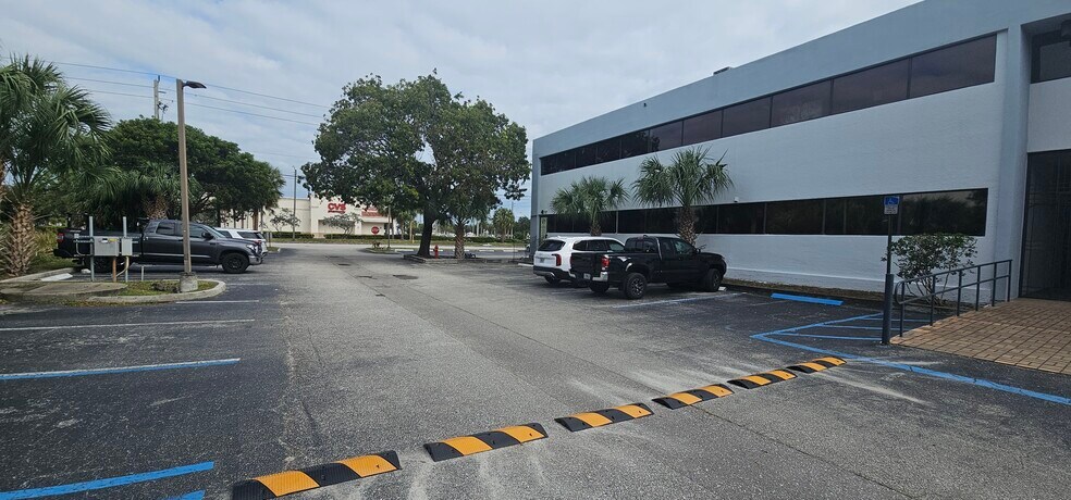 More Photos Of 4524 Gun Club Rd, West Palm Beach Office For Lease