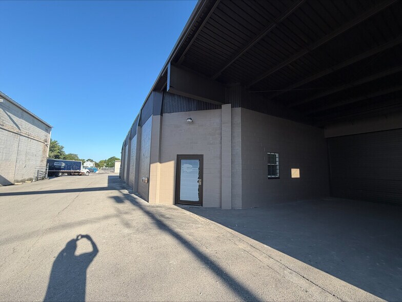 Primary Photo Of 1279 Mt Read Blvd, Rochester Warehouse For Lease