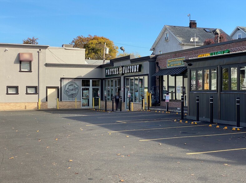More Photos Of 610 Forest Ave, Staten Island Storefront For Lease