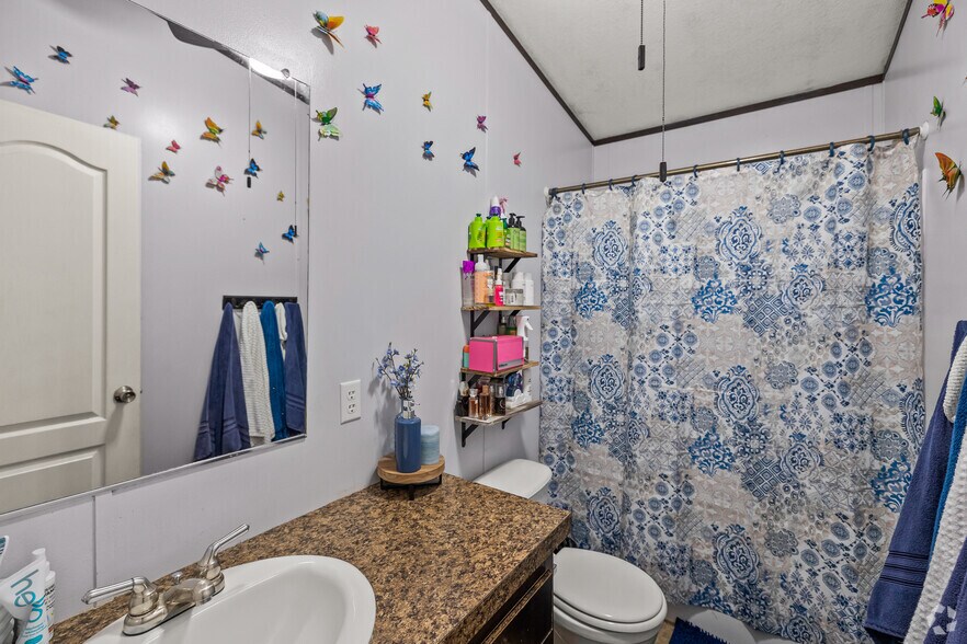 More Photos Of 6212 FM 933, Blum Warehouse For Sale