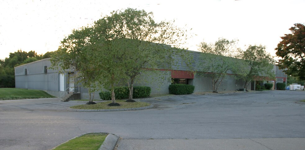 More Photos Of 1205 Antioch Pike, Nashville Warehouse For Lease