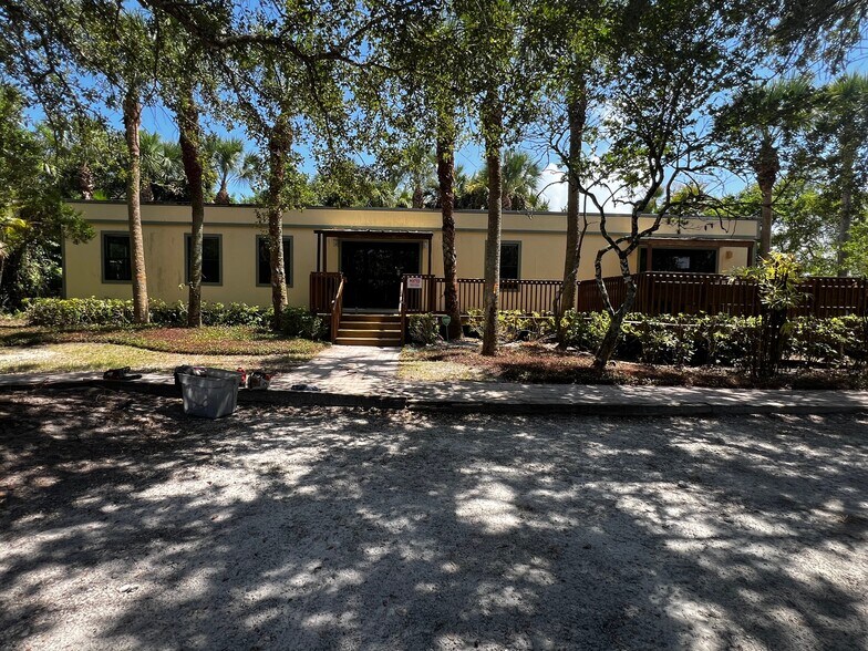 More Photos Of 6157 S US Highway 1, Fort Pierce Office For Lease