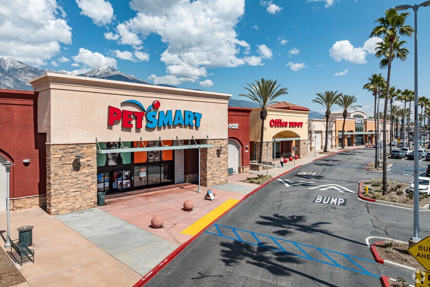 More Photos Of 1931-1941 Campus Ave, Upland Unknown For Lease