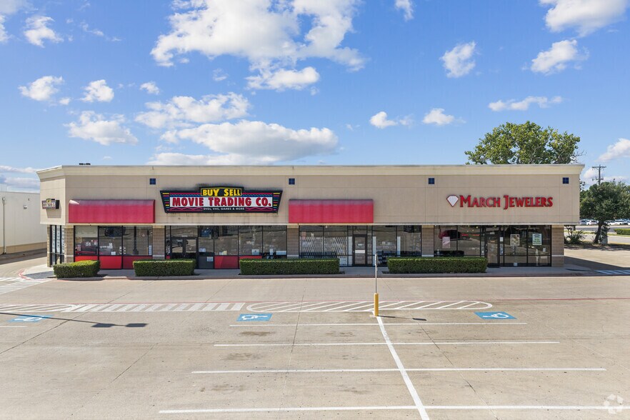 More Photos Of 1309-1323 W Pipeline Rd, Hurst General Retail For Sale