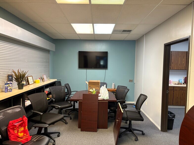 More Photos Of 505 S 12th Ave, Virginia Medical For Sale
