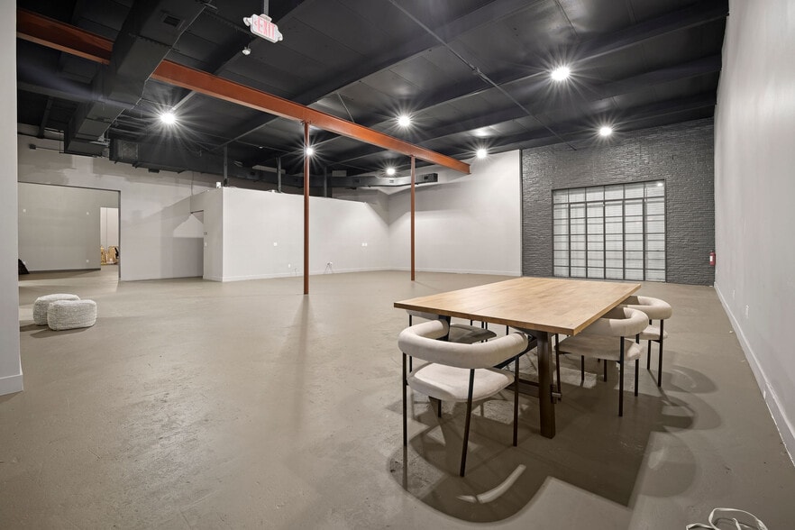 More Photos Of 275 NE 59th St, Miami Flex For Lease