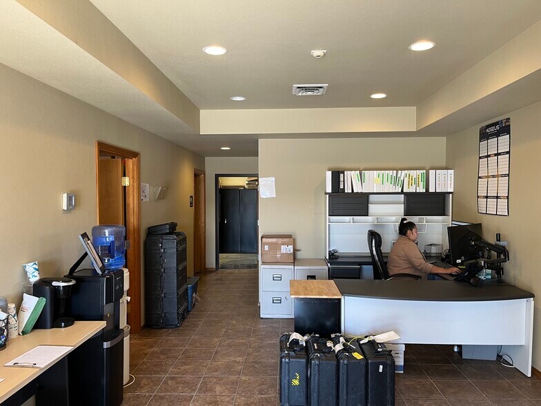 More Photos Of 2011 Hagen Rd, Richland Manufacturing For Sale