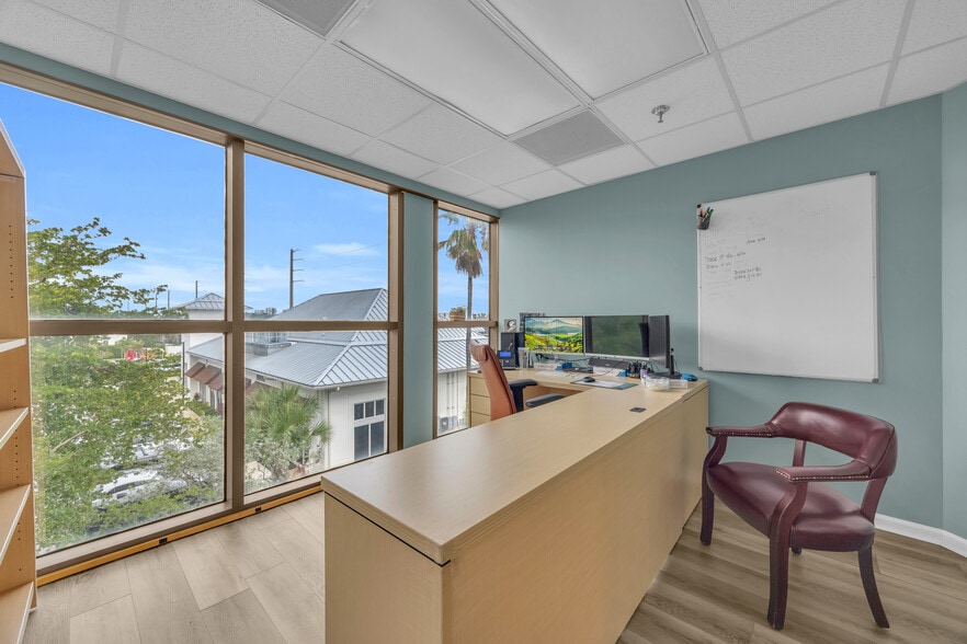 More Photos Of 631 US Highway 1, North Palm Beach Office For Sale
