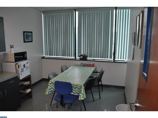 More Photos Of 48 Tunnel Rd, Pottsville Medical For Lease