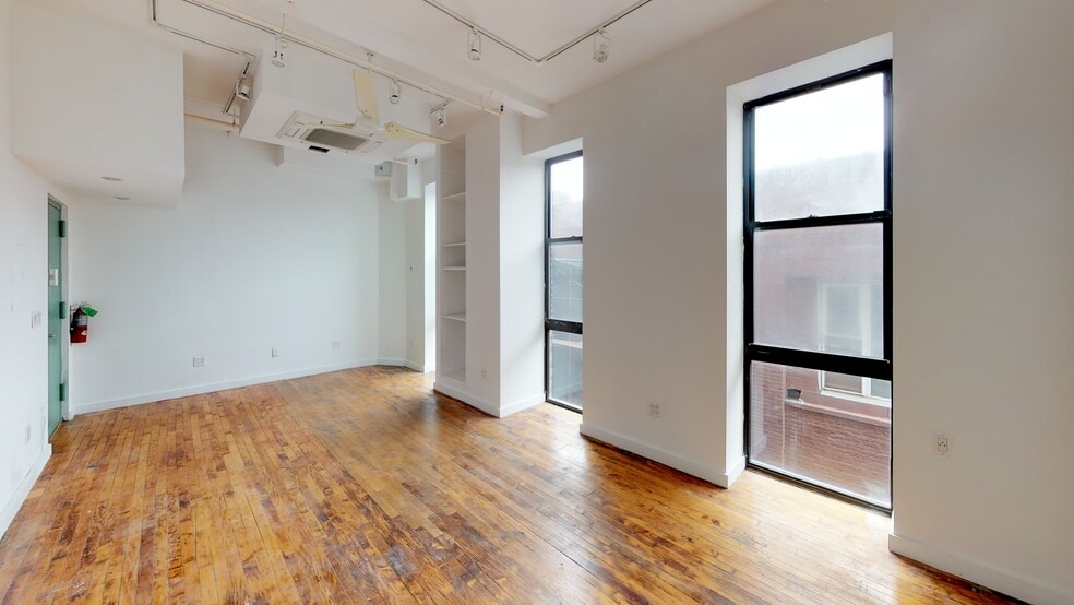 More Photos Of 649 Morgan Ave, Brooklyn Office For Lease