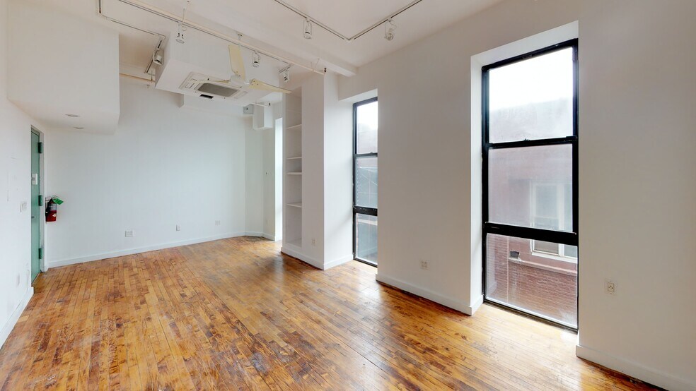 More Photos Of 649 Morgan Ave, Brooklyn Office For Lease