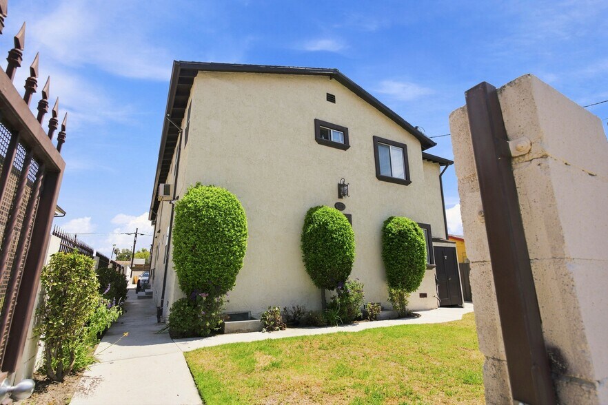 More Photos Of 5328 Auckland Ave, North Hollywood Apartments For Sale