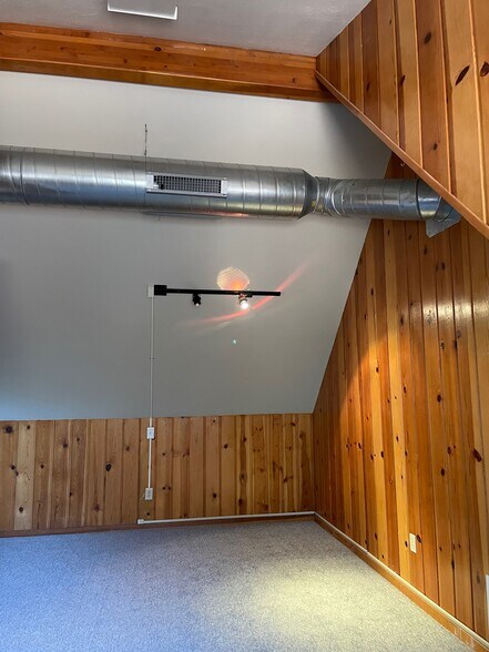 More Photos Of 4225 E Highway 290, Dripping Springs Office For Lease