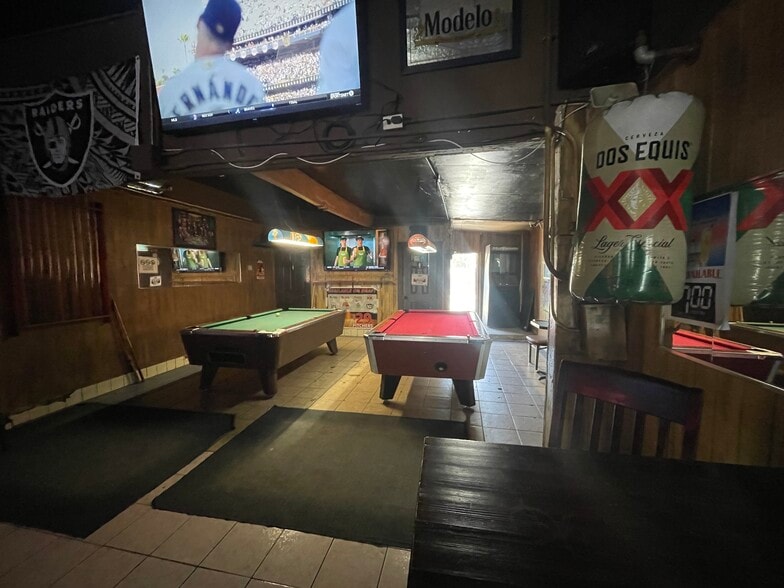 More Photos Of 8554 Washington Blvd, Culver City Bar For Sale