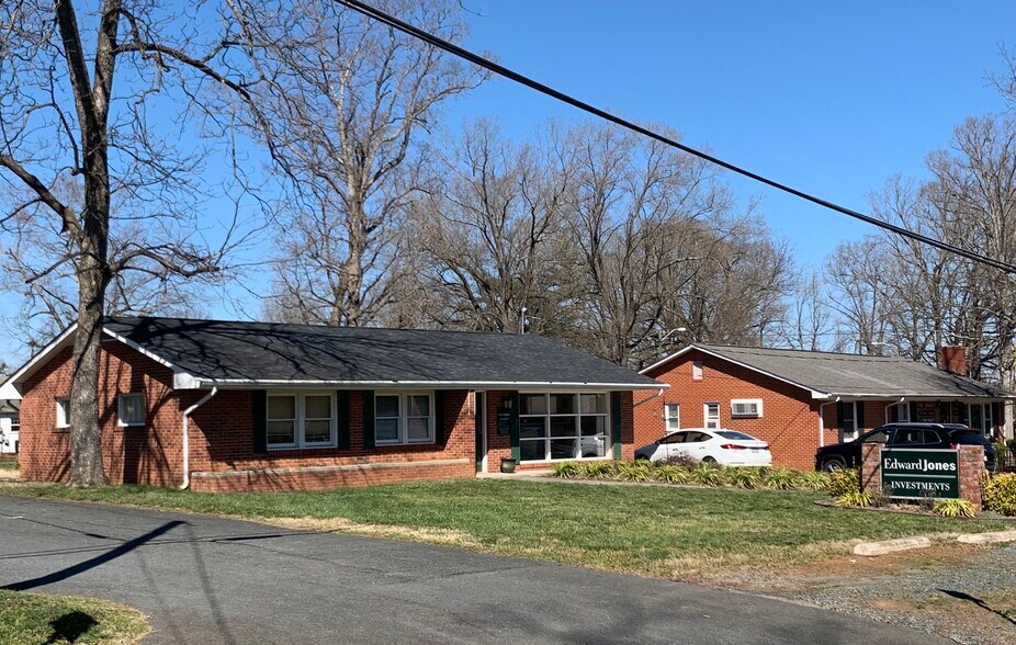 Primary Photo Of 508 S Sutherland Ave, Monroe Medical For Lease